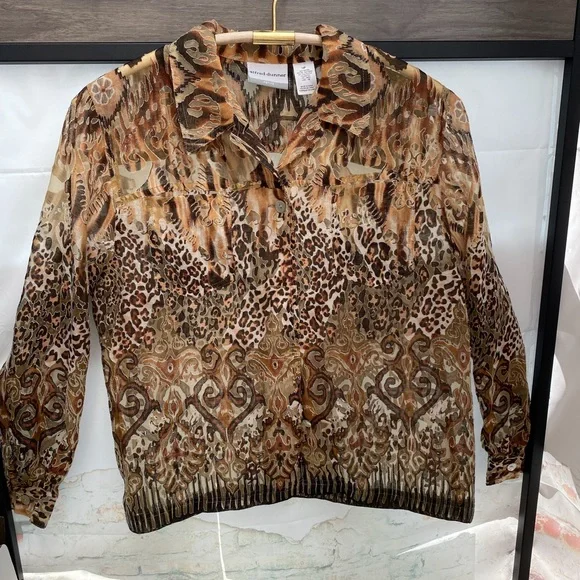 HP🎉 Women’s Animal Print Burnout Button Up Blouse - Picture 2 of 15